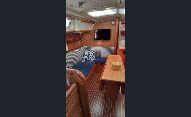 Bavaria 33 Cruiser-kuva-2